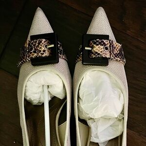 Tahari Women's Cream and Brown Patterned 1” Heels